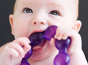 Прорезывание зубов у малышей