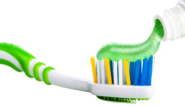 На что обращать внимание при выборе детской зубной пасты